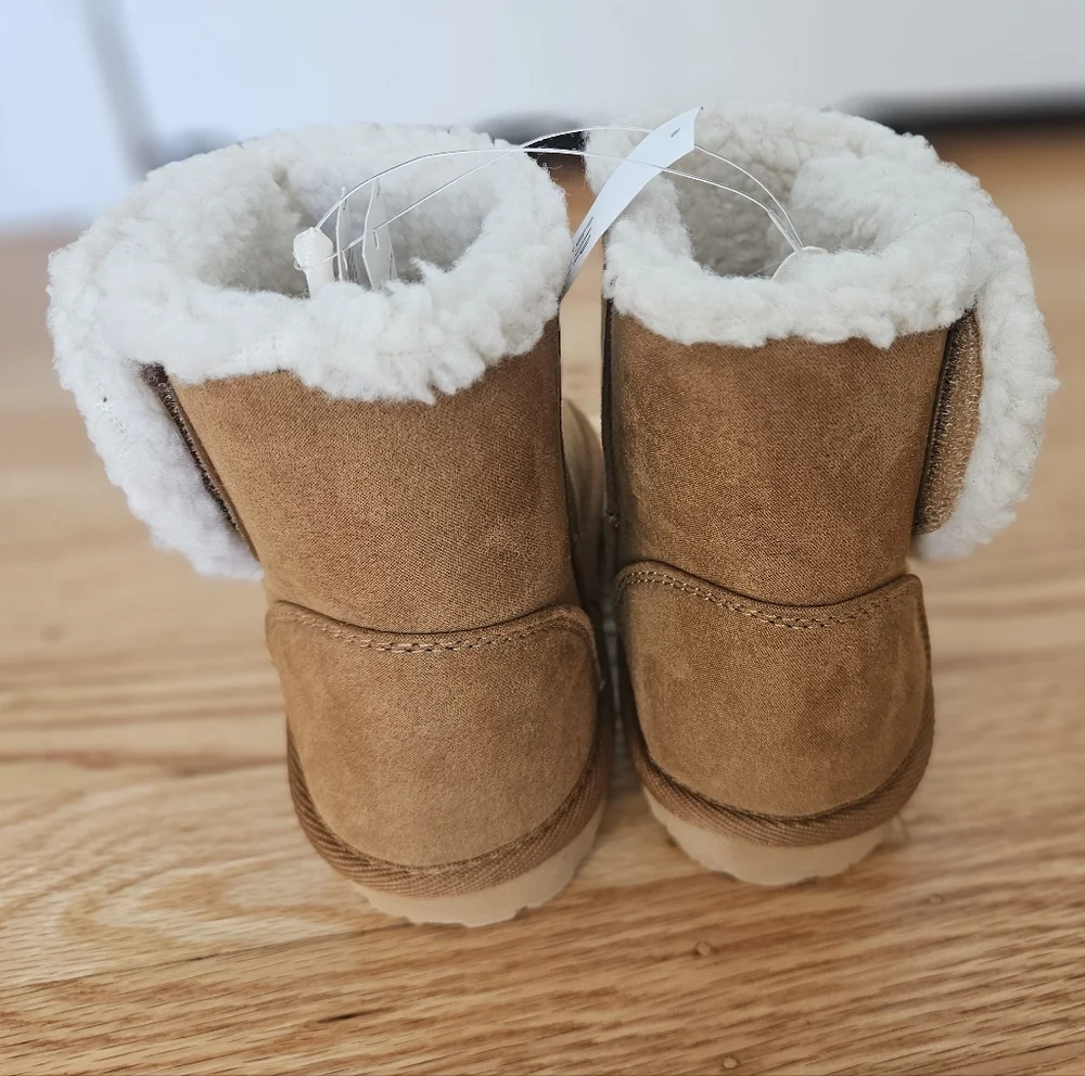 NWT GAP Sherpa Lined Boots Size 13